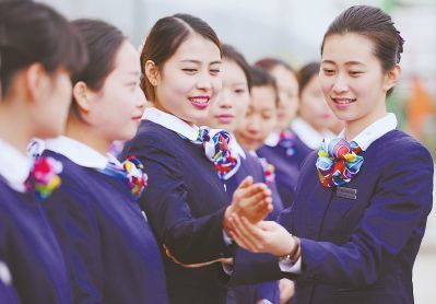 合福高鐵開行在即，動姐服務禮儀培訓全面展開